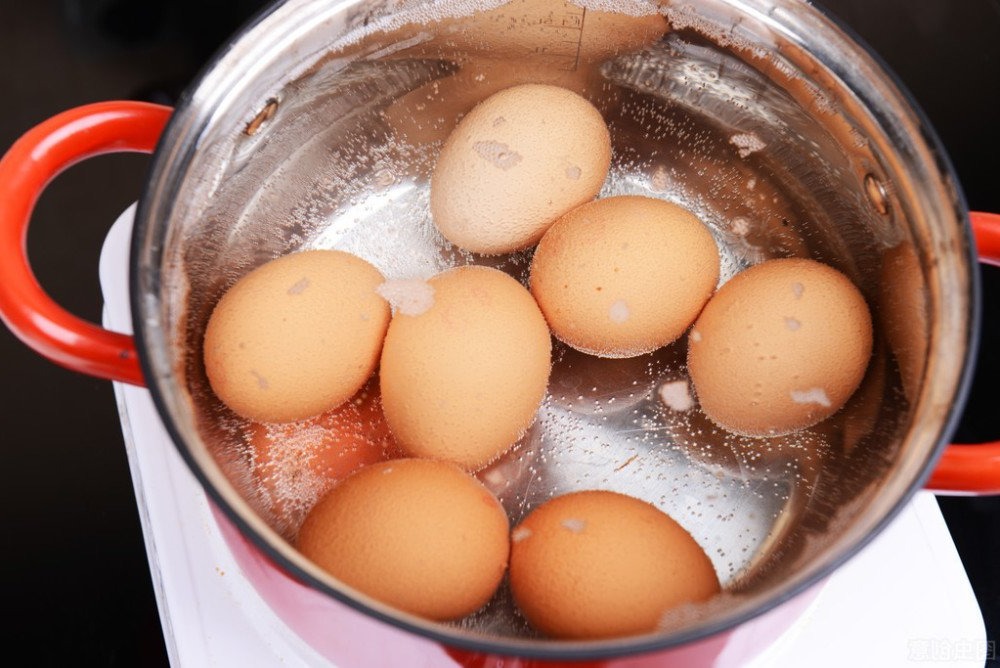 Cách luộc trứng gà